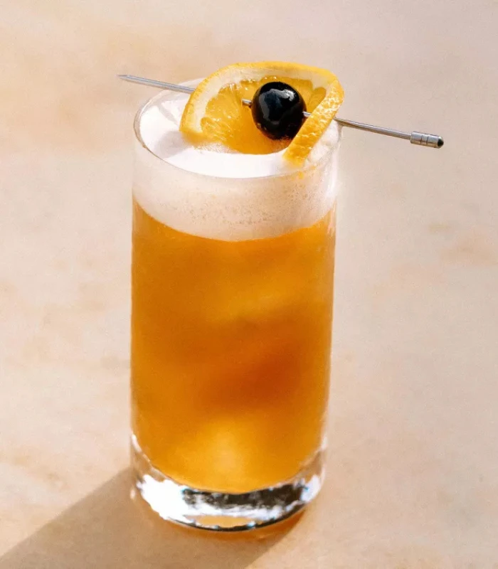 Singapor sling cocktail