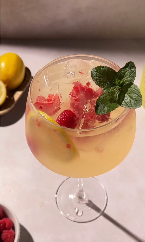 Raspberry Limoncello Spritz